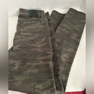 Lucky Brand Camo Brooke Legging Jean size 10/30